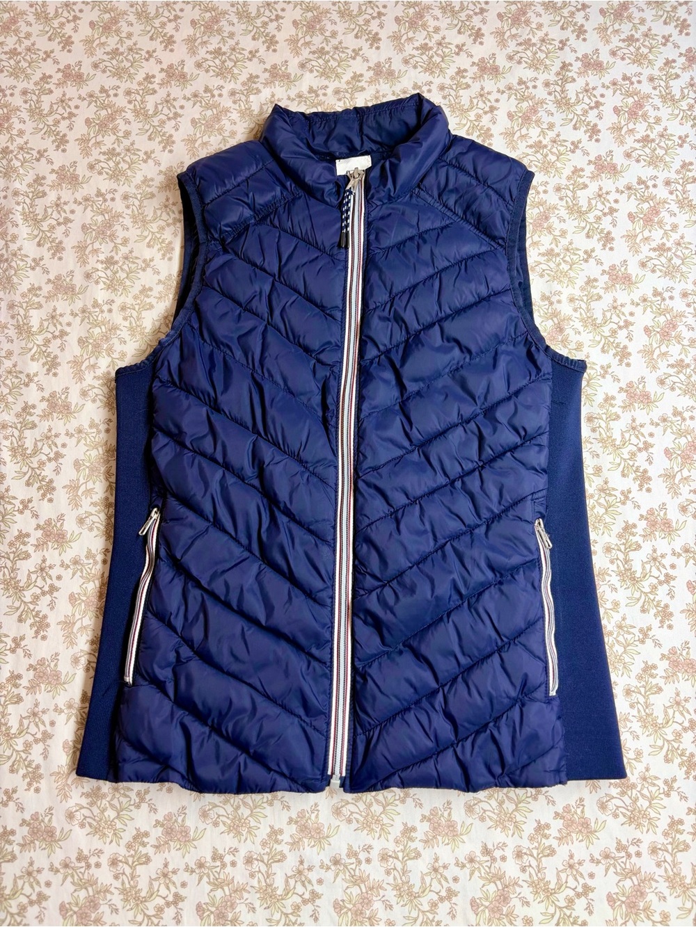 GAP Women’s Navy Quilted Zip Front Vest Lightweight Layering Jacket